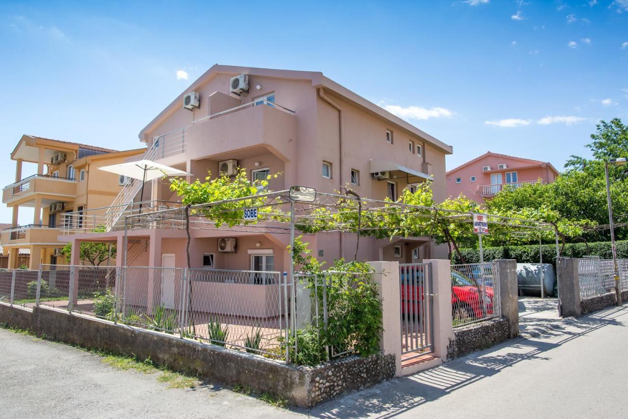 Guest House Jasna บุดวา ภายนอก รูปภาพ