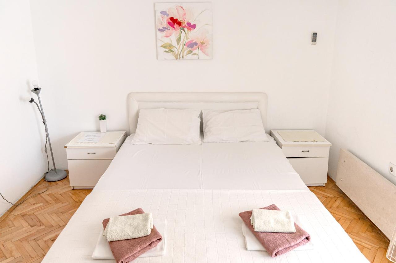Guest House Jasna บุดวา ภายนอก รูปภาพ