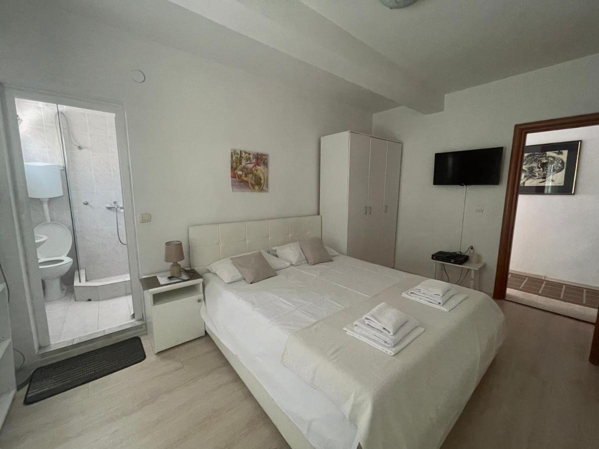 Guest House Jasna บุดวา ภายนอก รูปภาพ
