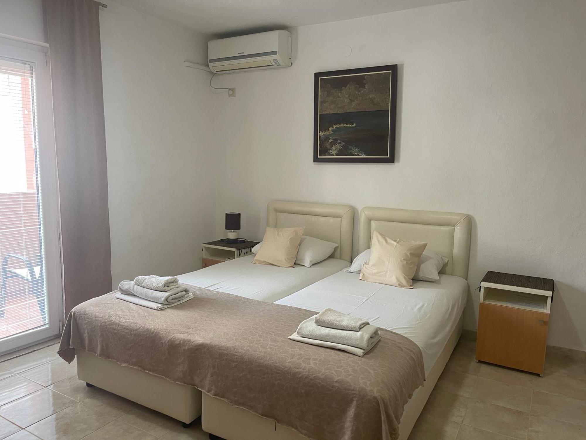 Guest House Jasna บุดวา ภายนอก รูปภาพ