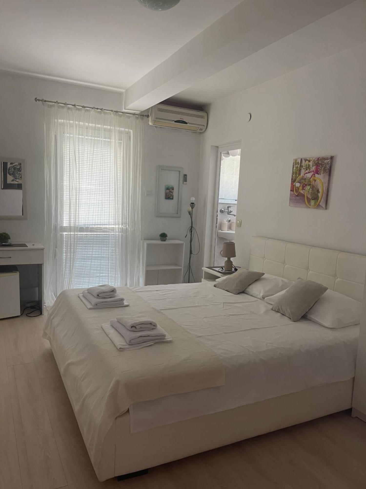 Guest House Jasna บุดวา ภายนอก รูปภาพ