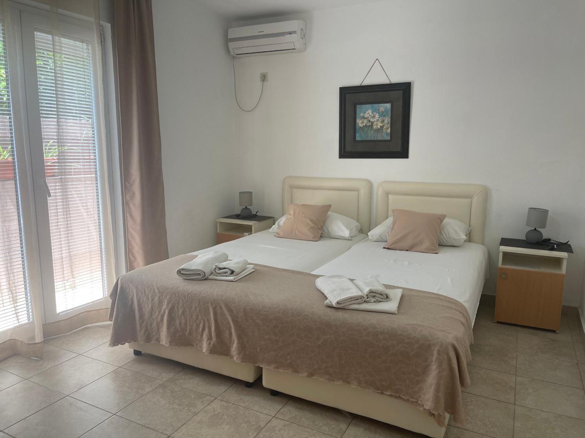 Guest House Jasna บุดวา ภายนอก รูปภาพ